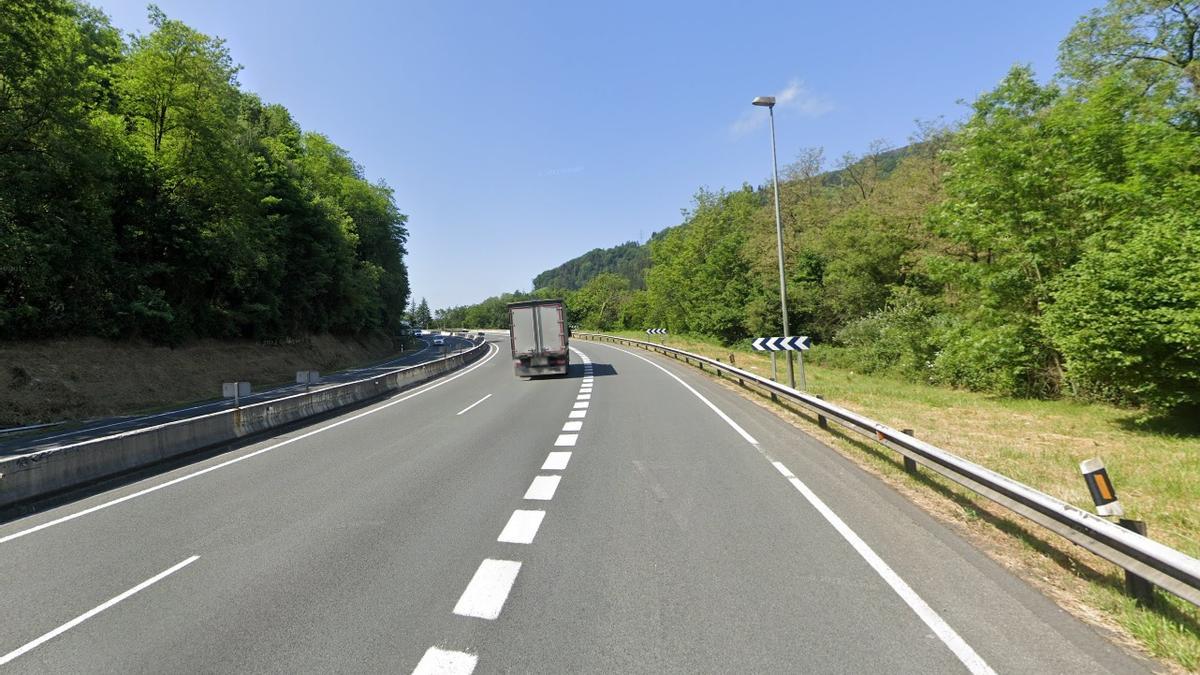 La N-I dirección Gasteiz, a su paso entre Legorreta e Itsasondo ajena a esta noticia