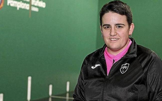 Naroa Iturain, en el frontón Labrit.