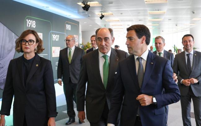 Elixabete Etxanobe, Ignacio Galán e Imanol Pradales.
