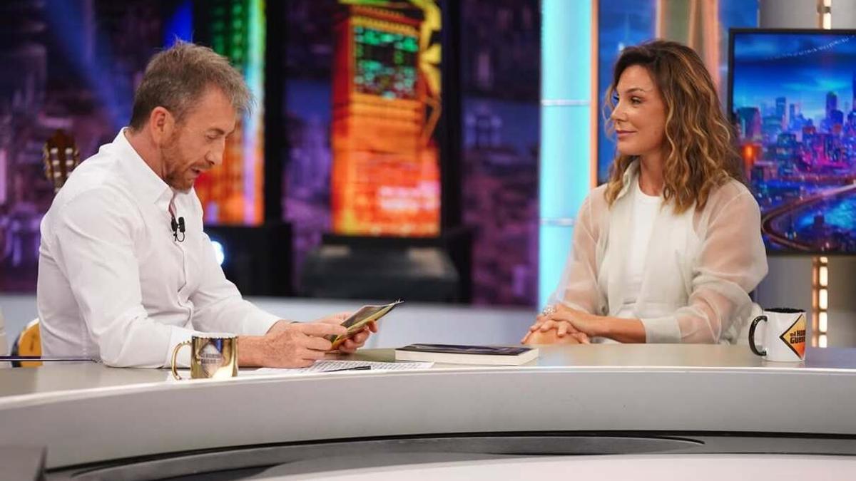 Pablo Motos y Mar Flores en 'El Hormiguero'