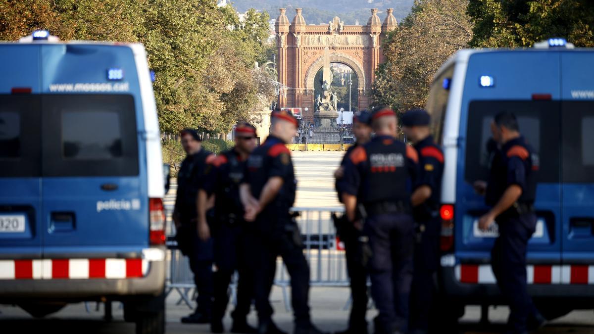 Dispositivo de los Mossos para detener a Puigdemont.