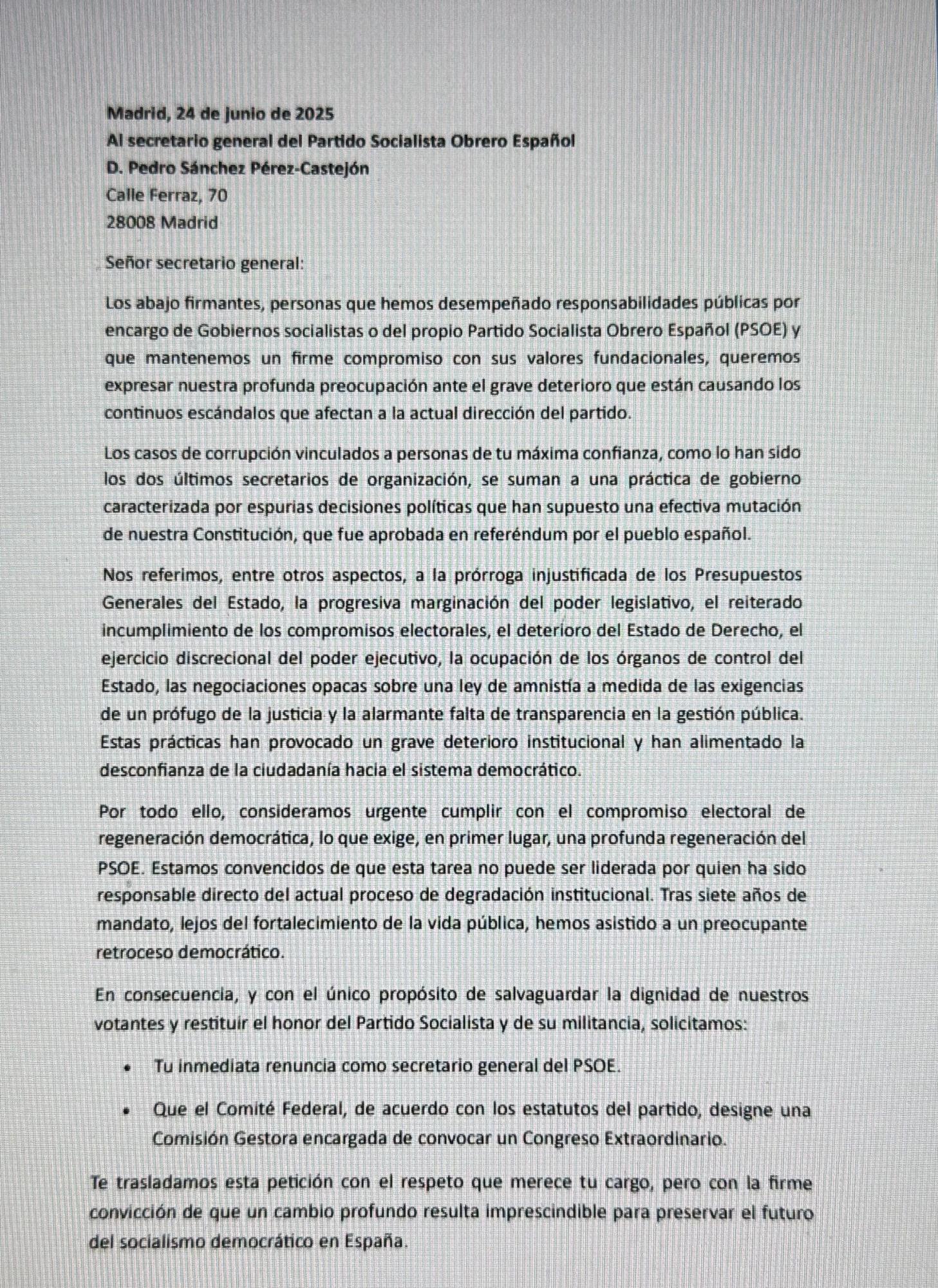 La carta remitida por los ex altos cargos del PSOE.