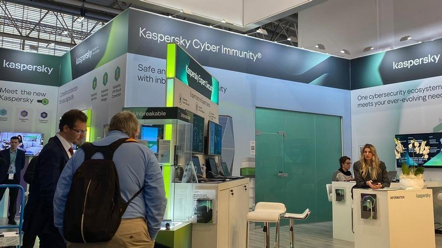 Stand Kaspersky en el Mobile World Congress 2023.