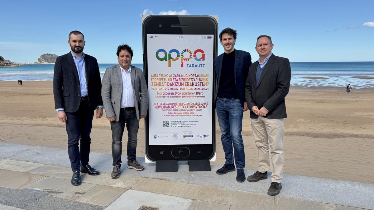 Mikel Hidalgo, Xabier Txurruka, Iosu Arraiz e Iker Basurko en la presentación de APPA Zarautz.