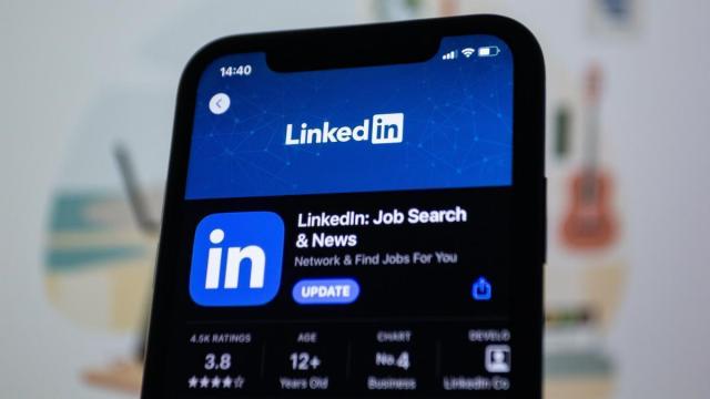 Aplicación de LinkedIn en un 'smartphone'.