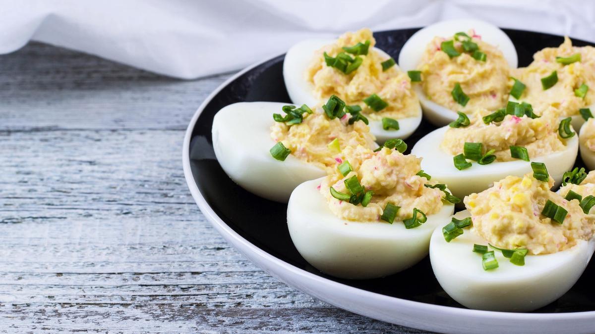Los huevos rellenos son un clásico de los desayunos o como entrante de una comida informal.