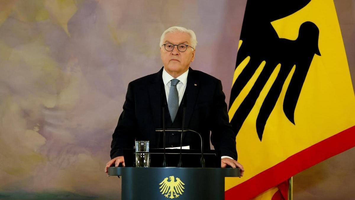 El presidente de Alemania, Frank-Walter Steinmeier, anuncia la disolución del Parlamento y la convocatoria de elecciones.