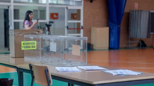 Una mesa electoral en un colegio de Madrid en las pasadas elecciones generales.