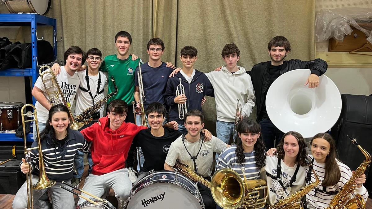 La txaranga Txintxarri, integrada por alumnado del Conservatorio Municipal, actuará la noche de este viernes en el entorno de la plaza San Juan de Irun.