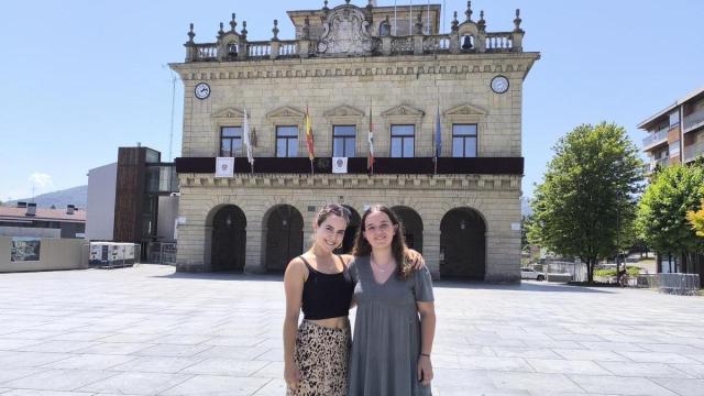 La Cantinera de Bidasoa, Nere Estonba, y la de Banda, Maddi Ugarte