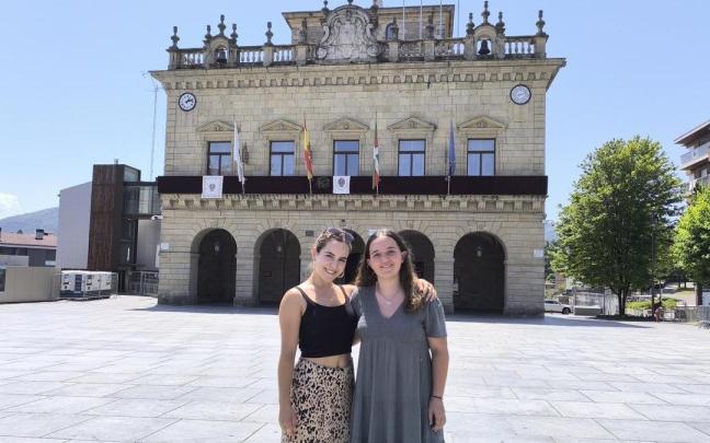 La Cantinera de Bidasoa, Nere Estonba, y la de Banda, Maddi Ugarte