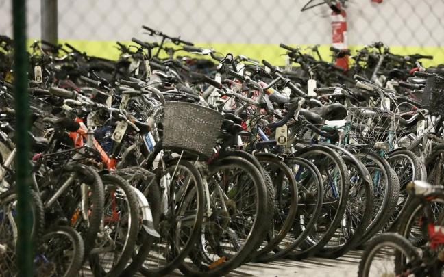 Bicicletas a la espera de ser registradas. / Gorka Estrada Bicicletas a la espera de ser registradas.