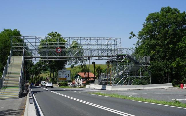 Pasarela que cruza la GI-636 / N.G. Pasarela que cruza la GI-636