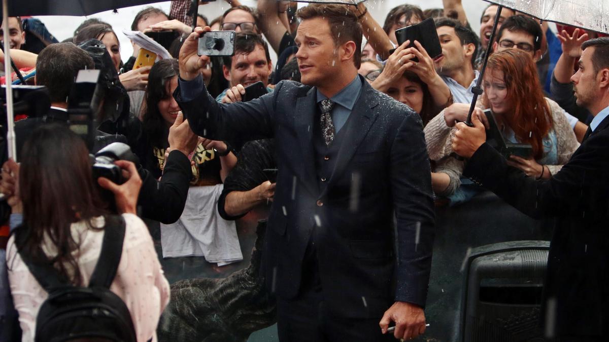 Chris Pratt en la premiere mundial de Jurassic World