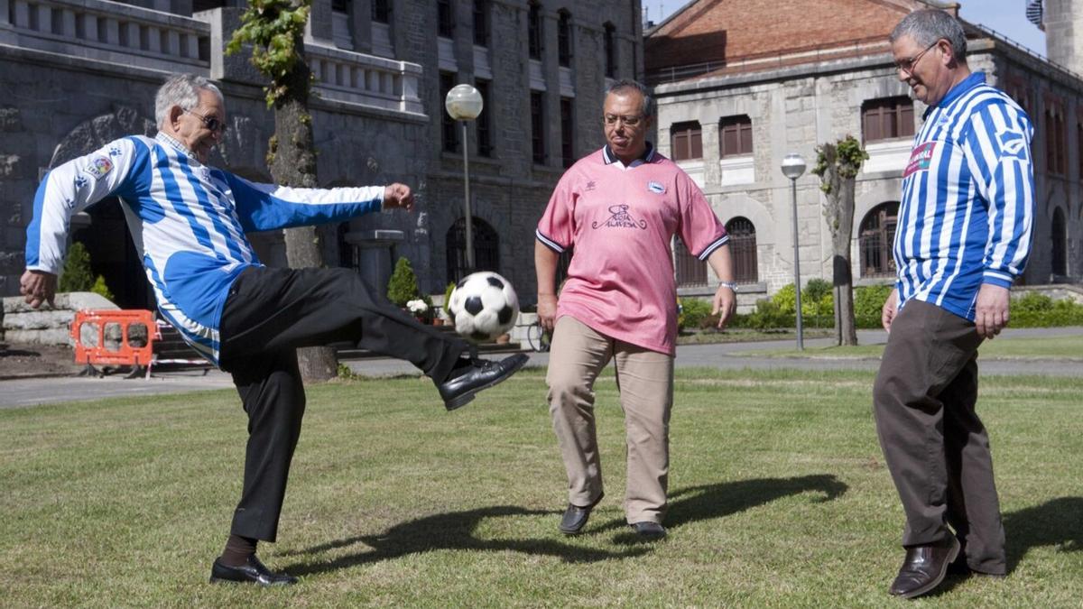 Benedicto López de Foronda (izquierda) durante una sesión fotográfica con DNA en 2014