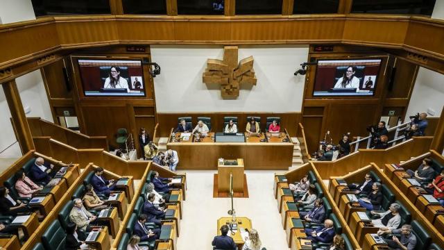 Pleno en el Parlamento Vasco