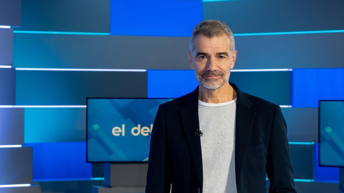 Toni Cantó, presentando (fugazmente) 'El Debat'.