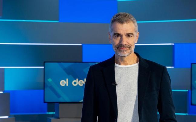 Toni Cantó, presentando (fugazmente) 'El Debat'.