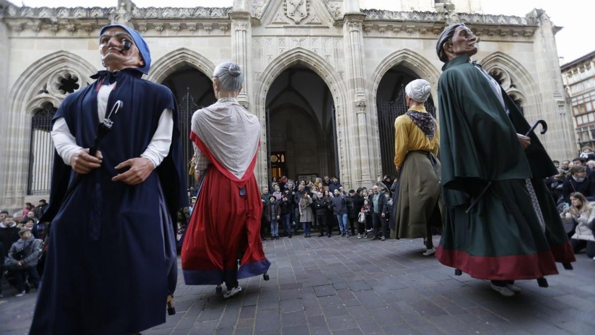 Egitarau zabala izango da larunbatean Gasteizen San Anton eguna ospatzeko.