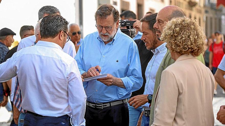 El expresidente español Mariano Rajoy, el pasado sábado en La Palma. | FOTO: EFE
