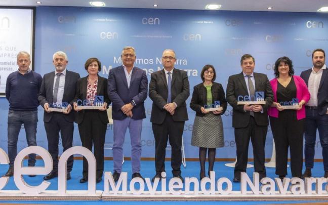 Foto de familia de los premiados por la CEN