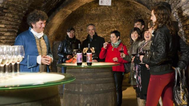 El Fabulista se encuentra en el mismo centro de Laguardia.