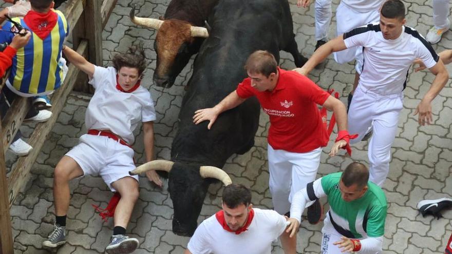 Fotos del sexto encierro de San Fermín 2023 en Pamplona con toros de Jandilla