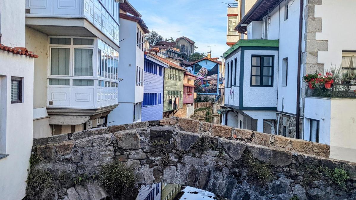 Los puentes brindan una imagen de postal de Ea.