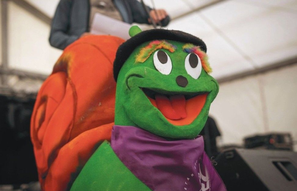 El caracol Prontxi, mascota de las fiestas de Ayala y símbolo de euskera e igualdad