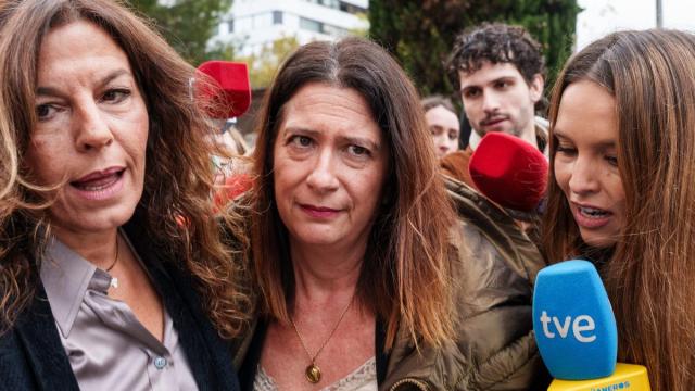 La exmilitante socialista, Leire Díez, a su llegada a los juzgados