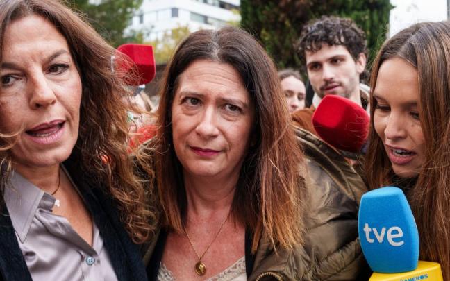 La exmilitante socialista, Leire Díez, a su llegada a los juzgados