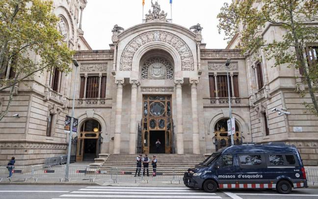 Exterior de la Audiencia Provincial de Barcelona, donde el acusado ha aceptado una condena de 26 años de prisión.