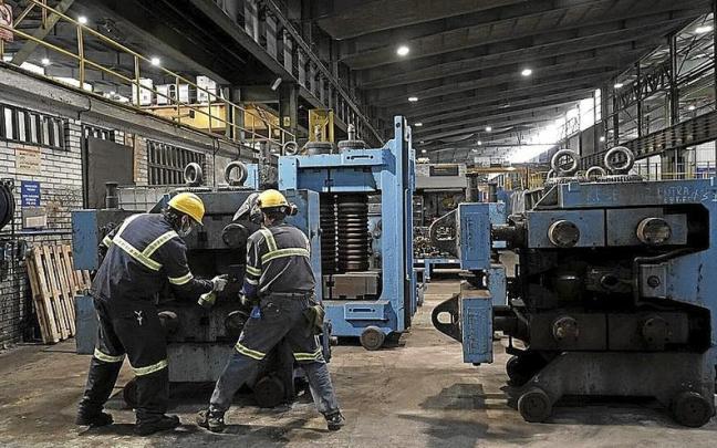 Los costes salariales han repuntado un 16% en el sector industrial desde la pandemia. | FOTO: O. MARTÍNEZ