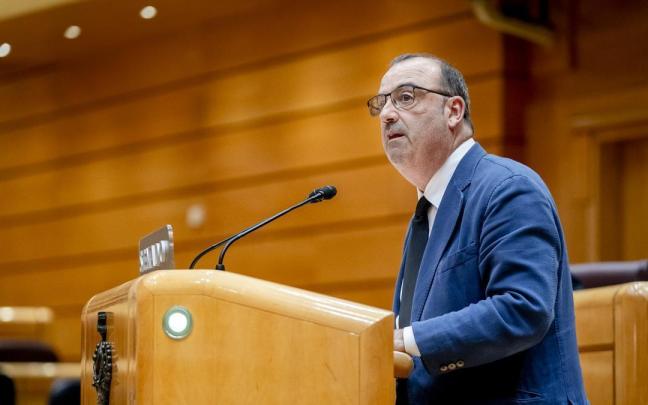 El senador de PNV, Luis Uribe-Etxebarría