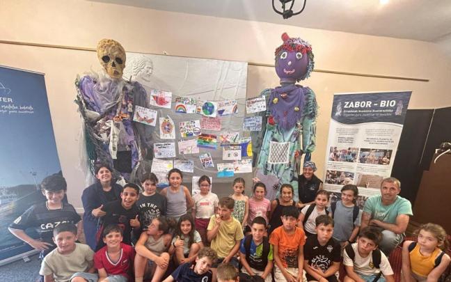 Inauguración de la campaña Zero Zabor Uretan en Getaria.