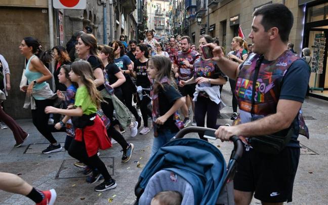 Imagen del paso de la anterior Korrika por Bilbao