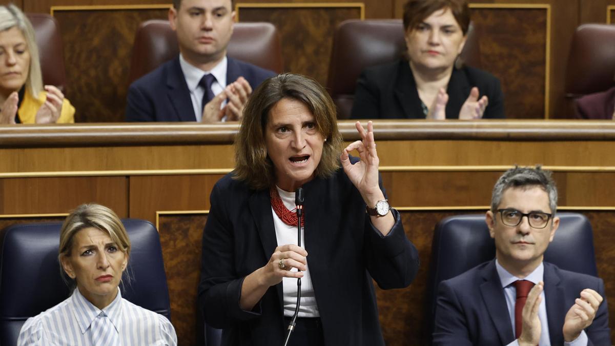 La vicepresidenta tercera del Gobierno español y ministra de Transición Ecológica, Teresa Ribera, durante la sesión de control.