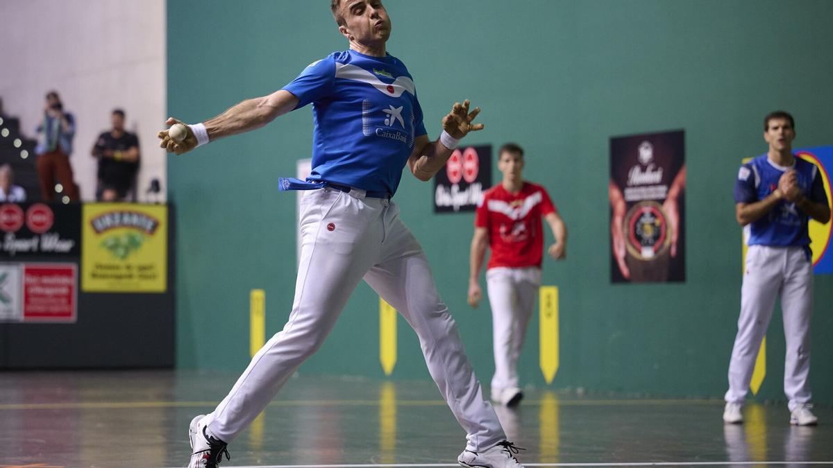 Jon Ander Peña y José Javier Zabaleta ganan el Masters CaixaBank ante Altuna III e Iztueta en el Navarra Arena.