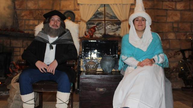 Olentzero y Mari Domingi ya han abieerto sus puertas de su casa en Basauri