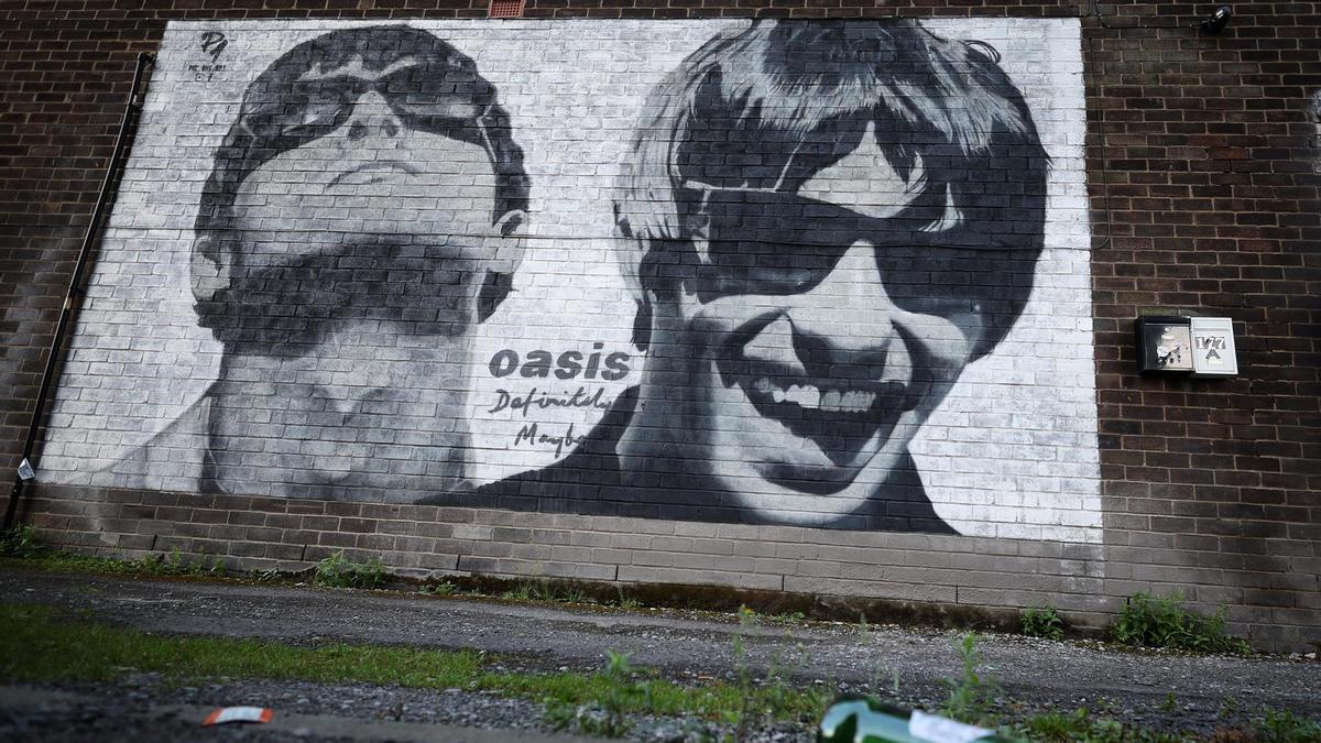 Mural de Oasis en Manchester.