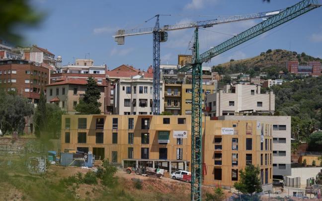 Construcción de un edificio sostenible en Barcelona.