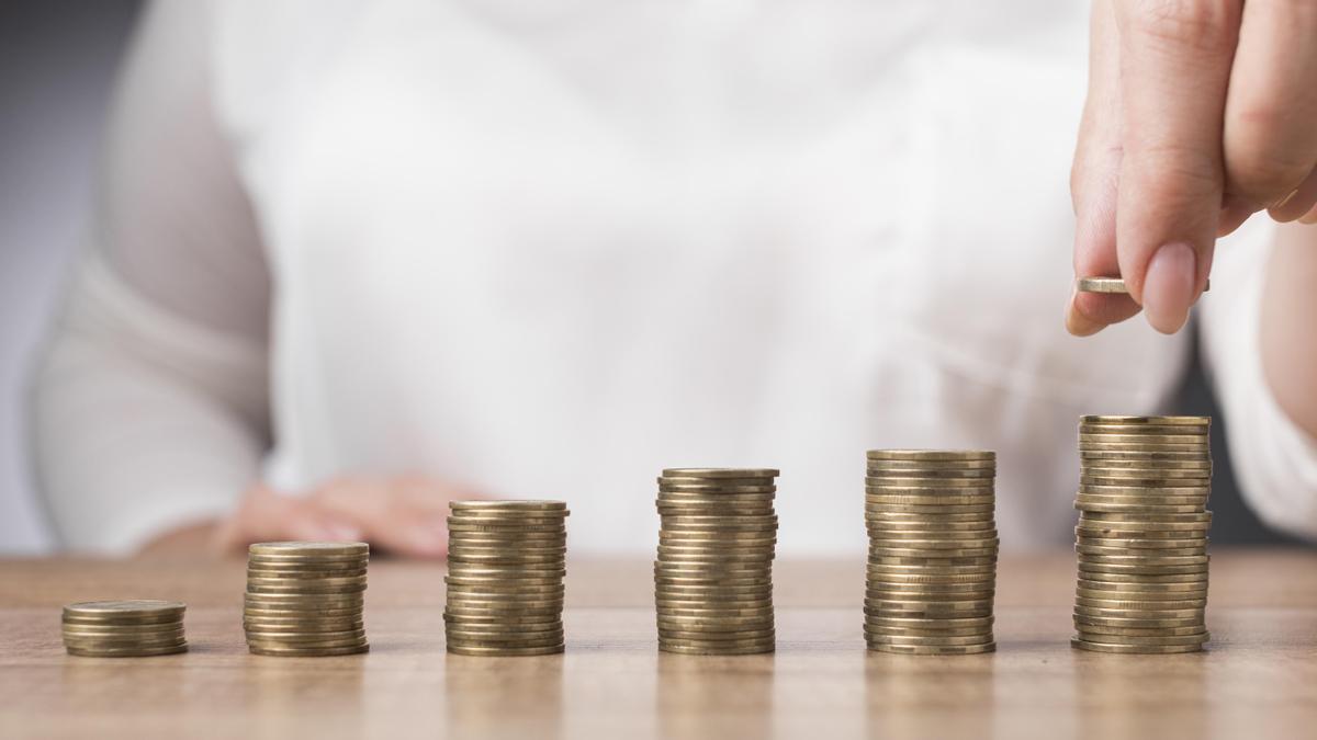 “Cuando se tiene algo de dinero, lo primero que hay que hacer es abrir una cuenta remunerada", asegura Elías.