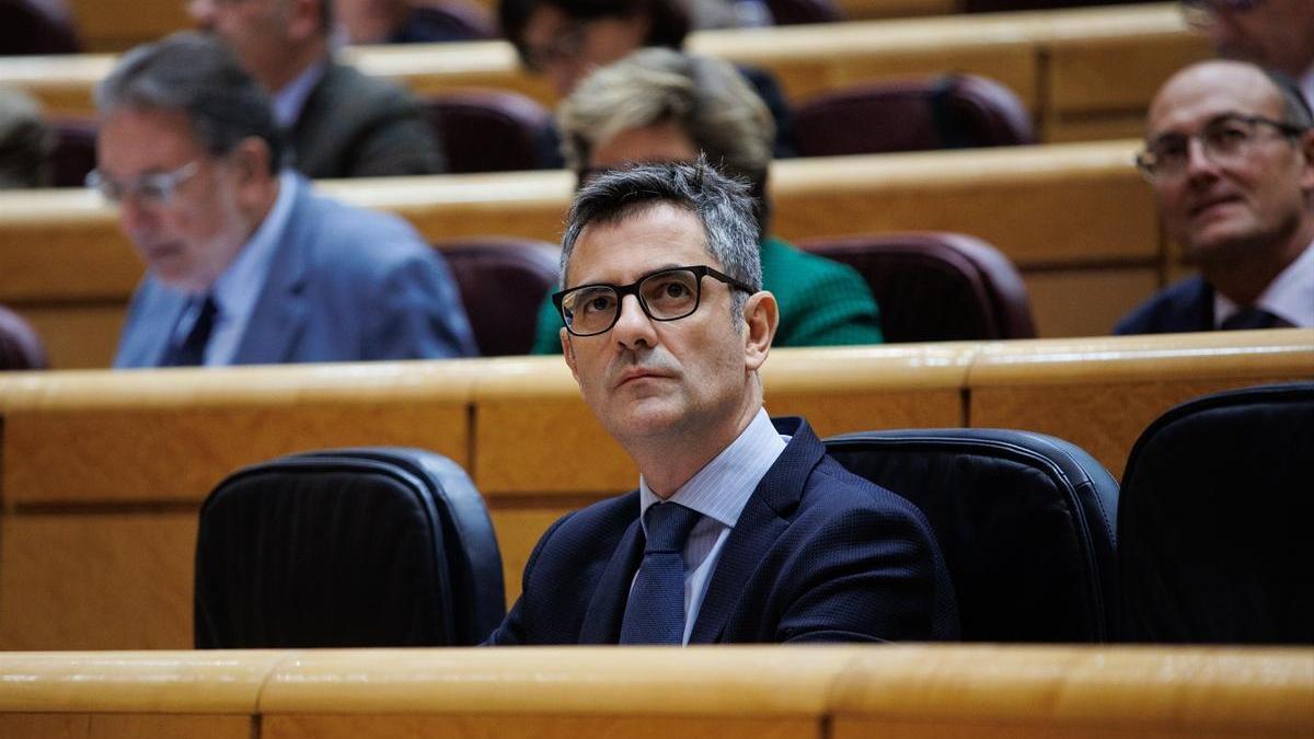 El ministro de la Presidencia en funciones y miembro de la comisión negociadora del PSOE para la investidura de Pedro Sánchez, Félix Bolaños, en el Senado.