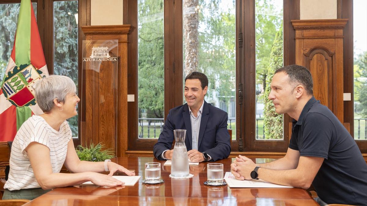 Reunión del Lehendakari, Imanol Pradales, con los representantes de ELA Mitxel Lakuntza y Amaia Muñoa