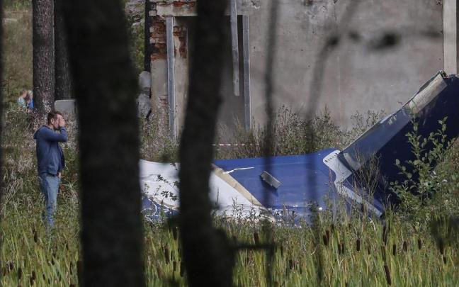 Los restos del avión siniestrado en el que viajaba Prigozhin. Los restos del avión siniestrado en el que viajaba Prigozhin.