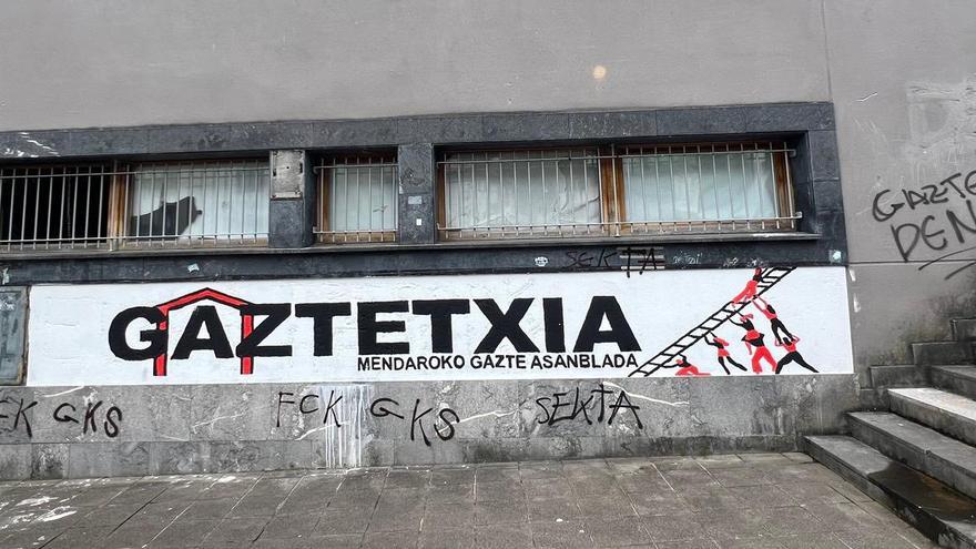 Varias de las pintadas aparecidas.