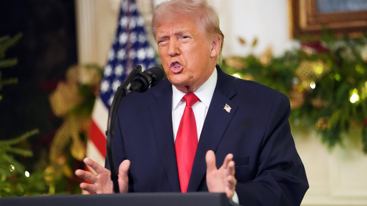 Trump defiende su gestión y anuncia una paga especial de 1.500 euros a los cerca de 1,5 millones de militares.