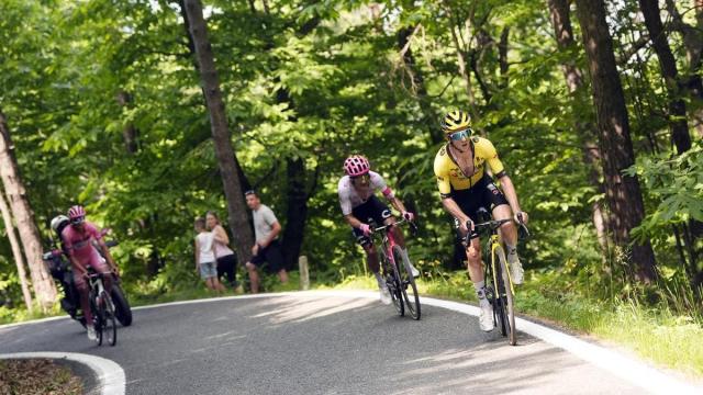 Simon Yates, por delante de Carapaz y Del Toro en Finestre. / Giro de Italia Simon Yates, por delante de Carapaz y Del Toro en Finestre.