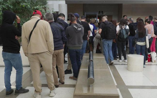 Hasta 51 hombres están encausados acusado de violar a la víctima.