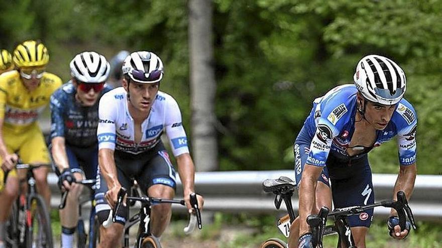 Landa tira de Evenepoel. | FOTO: TIM DE WAELE / GETTY IMAGES